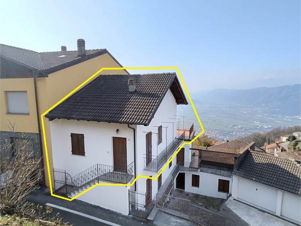 Ampia terrazza panoramica sul canavese