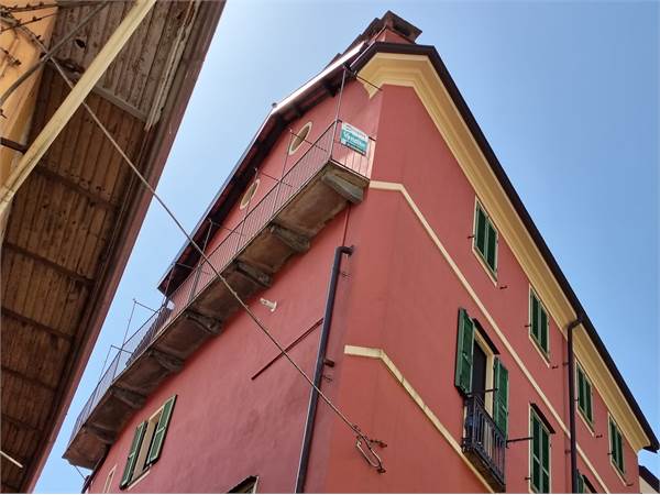 Ai piedi del Piazzo appartamento con terrazza